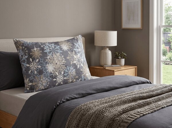 Prevleka za vzglavnik iz mikrovlaken SNOWFLAKE 70x90 cm, modro-siva