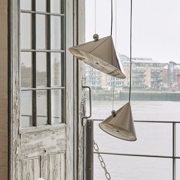 Tom Dixon LED viseča svetilka Pose, srebrna, Ø 25 cm, jeklo, dim, zatemnjen, Kovinska, Dnevna soba / jedilnica, Kovina, Dizajn