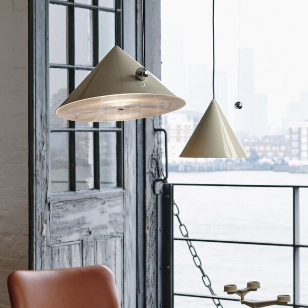 Tom Dixon LED viseča svetilka Pose, sivo-bež, Ø 25 cm jeklo dim, zatemnjen, Siva, Dnevna soba / jedilnica, Kovina, Dizajn