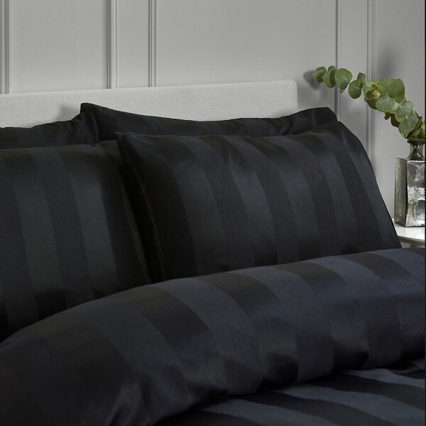 Črna 3-delna satenasta posteljnina za zakonsko posteljo 200x200 cm So Soft Satin Stripe – Catherine Lansfield