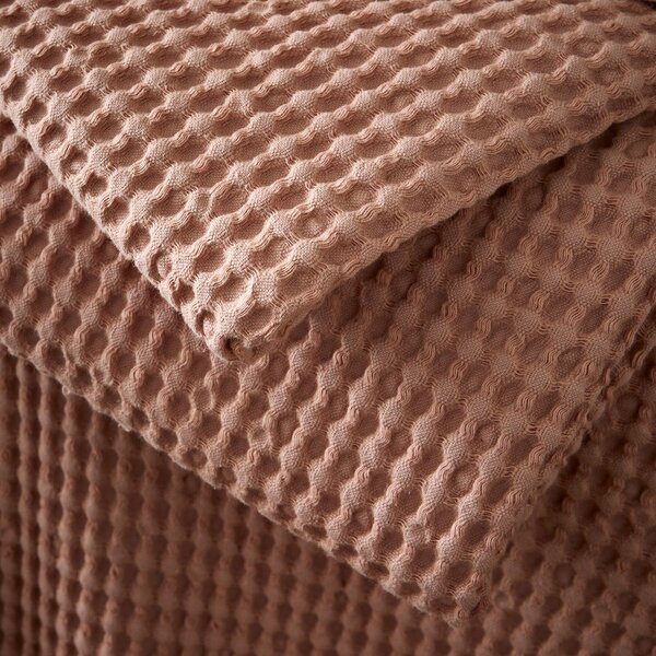 Prašno rožnata bombažna odeja 150x200 cm Jaipur Chunky Waffle – Pineapple Elephant