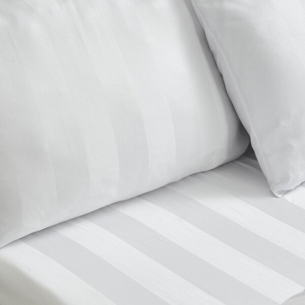 Bela napenjalna satenasta rjuha 150x200 cm So Soft Satin Stripe – Catherine Lansfield