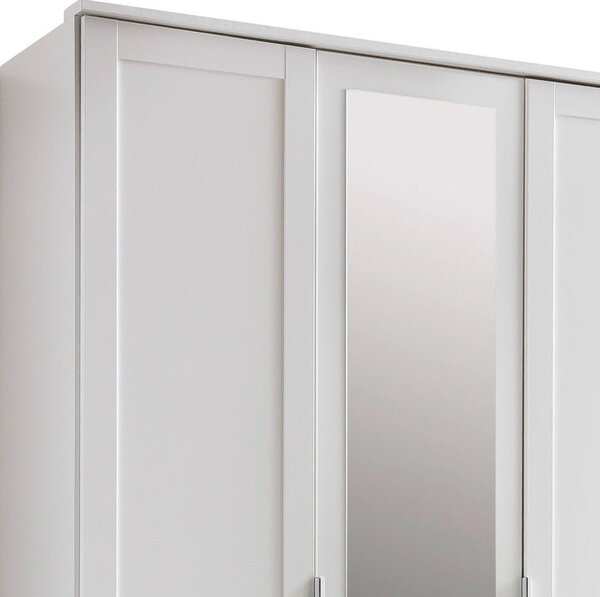 Modern Living Omara S Klasičnimi Vrati Nadja, Bela