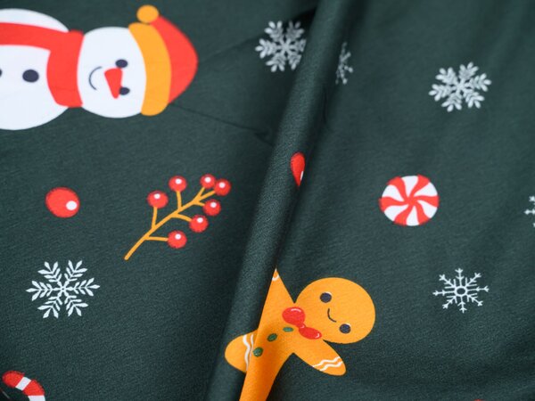 Posteljnina iz mikrovlaken SNOWMAN AND GINGERBREAD zelena Dimenzije posteljnine: 70 x 90 cm | 140 x 200 cm
