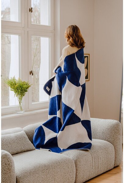 Modro-kremno bela odeja 150x200 cm Tul – noo.ma