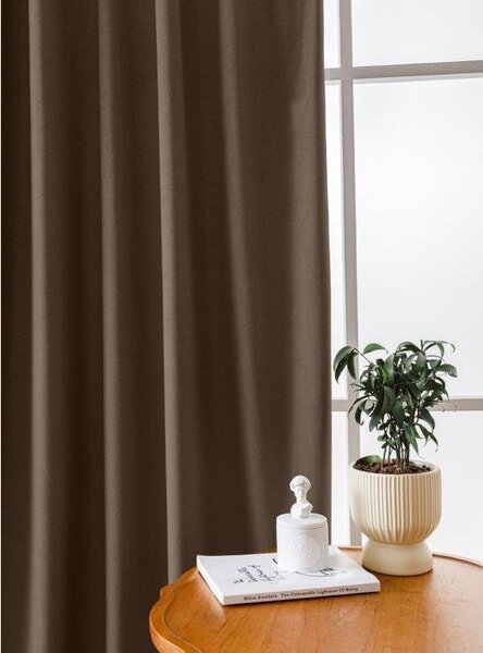 Rjava zatemnitvena zavesa VELVET 140x270 cm Za obesiti: Trak za nabiranje