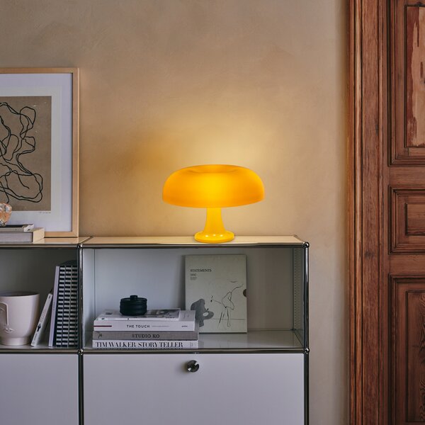 Artemide Namizna svetilka Nessino, rumena, višina 22 cm, Rumena, Dnevna soba / jedilnica, Plastika, Dizajn