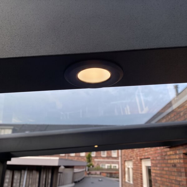 Komplet 5 modernih vgradnih reflektorjev črne barve vklj. LED IP67 - Linsey