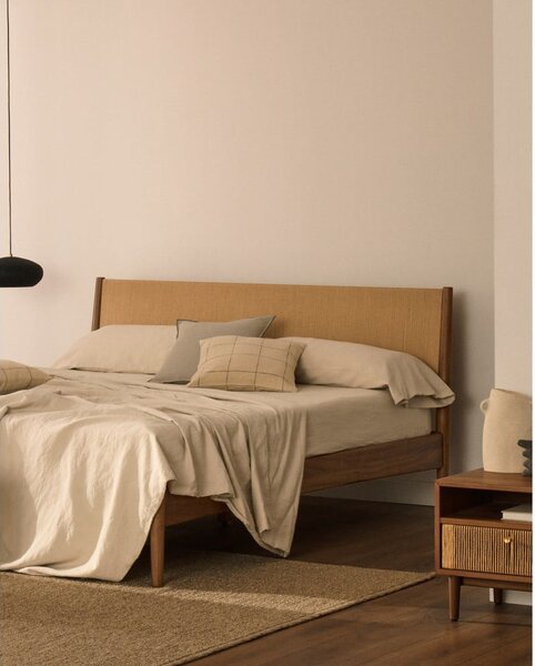Temno rjava zakonska postelja z letvenim dnom 160x200 cm Elan – Kave Home