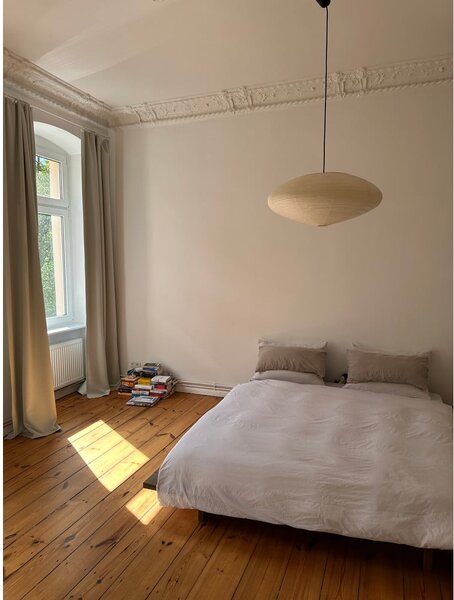 Rjava zakonska postelja iz masivnega bora z letvenim dnom 140x200 cm Japan – Karup Design