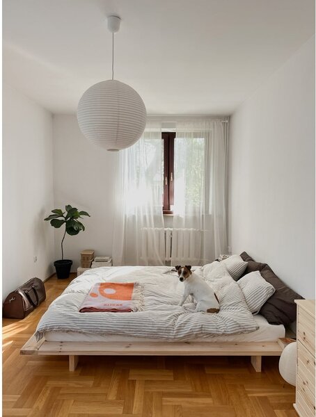 Zakonska postelja iz borovega lesa z letvenim dnom 160x200 cm Japan - Karup Design