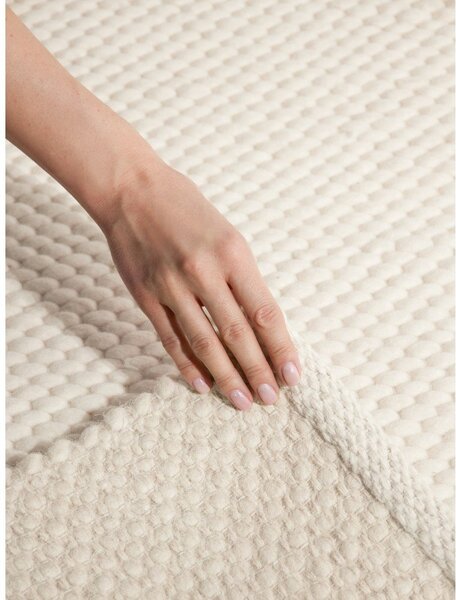 Kremno bela ročno tkana volnena preproga 140x200 cm Lyon Beans – Elle Decoration
