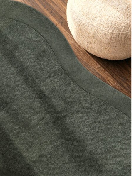 Temno zelena ročno tkana preproga iz mešanice volne 125x200 cm Kari Organic – Villeroy&Boch