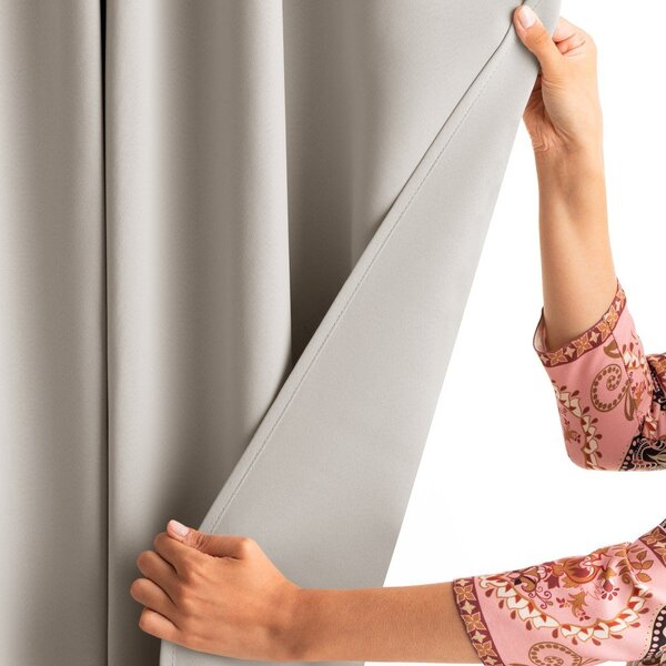 Bež zavesa za delno zatemnitev 140x245 cm Kierra – Restilo