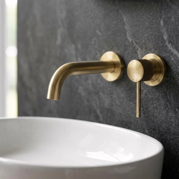 Skrita armatura za umivalnik Rea Lungo Stripe Brush Gold