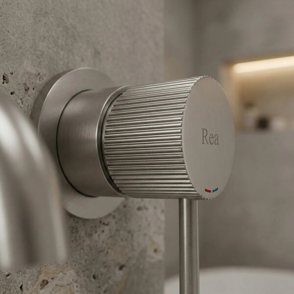 Skrita armatura za umivalnik Rea Lungo Stripe Brush Nickel