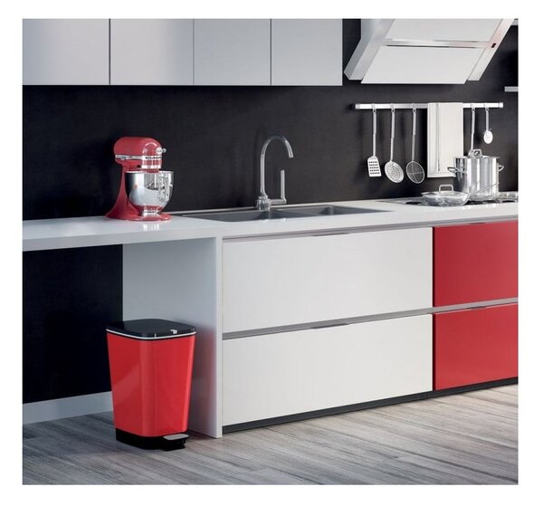 Rdeč plastičen koš za smeti s pedalom 25 l Chic Bin – KIS