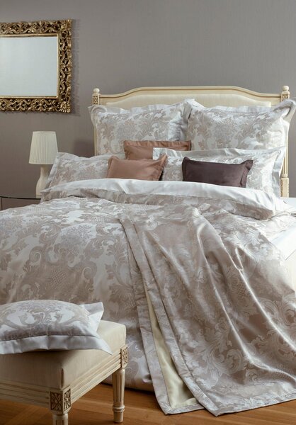 POSTELJNINA Louis XIV. 140/200 cm damast srebrne barve, zlate barve