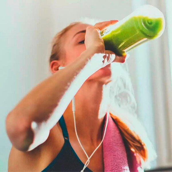 MEŠALNIK ZA SMOOTHIE