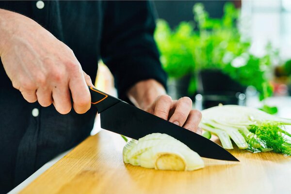 KUHARSKI NOŽ FISKARS EDGE 33 cm nerjaveče jeklo
