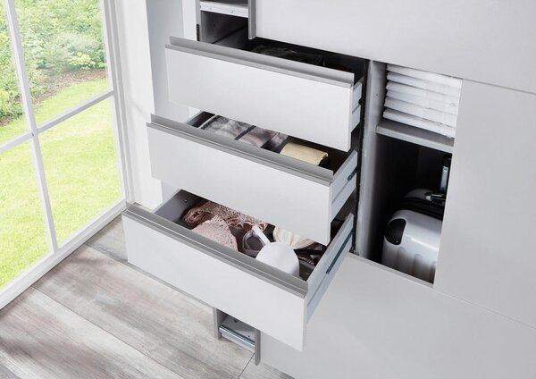 OMARA Z DRSNIMI VRATI, prozorno, bela, barve aluminija