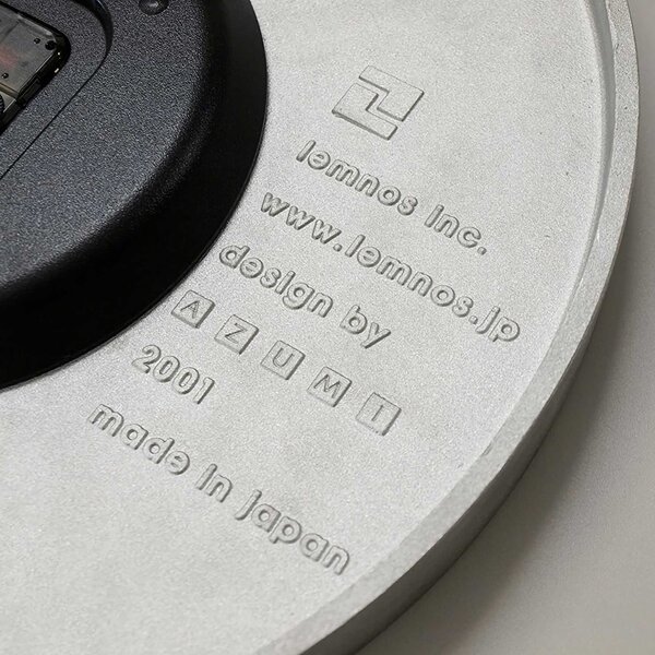 Stenska ura Edge Large 3 barve