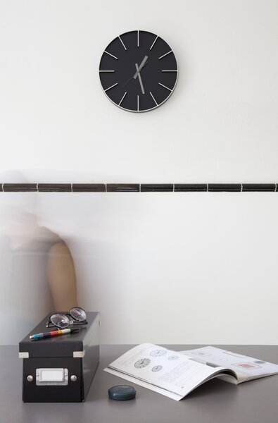 Stenska ura Edge Large 3 barve