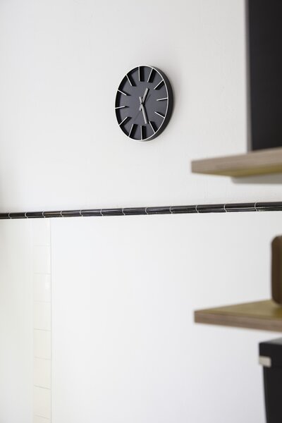 Stenska ura Edge Large 3 barve