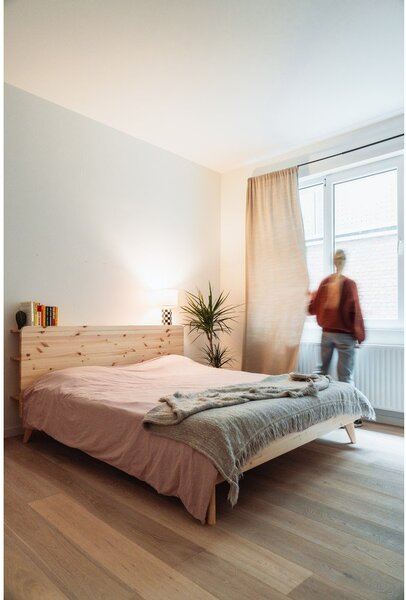 Zakonska postelja iz borovega lesa z letvenim dnom 180x200 cm Retreat - Karup Design