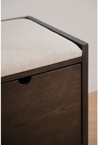 Omarica za čevlje iz masivnega hrasta s klopjo v temni naravni barvi 80x47x41 cm Hillmond – Rowico