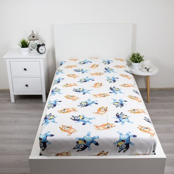 Bela napenjalna enojna bombažna otroška rjuha 90x200 cm Bluey – Jerry Fabrics