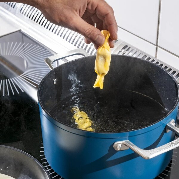 Lonec s pokrovko/s keramično prevleko 5,5 l Meda 4.0 – FABINI