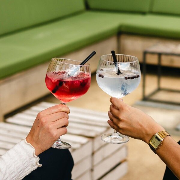 Kozarci v kompletu 4 ks za koktejle 620 ml Noble – BonBistro