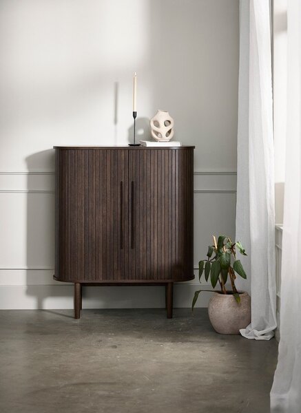 Omarica v hrastovem dekorju z drsnimi vrati v temni naravni barvi 100x118x40 cm Meta – Unique Furniture