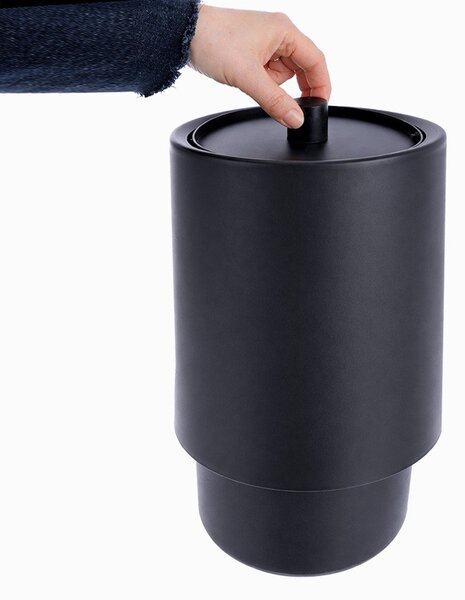 Črn plastičen koš za smeti 6 l – Orion
