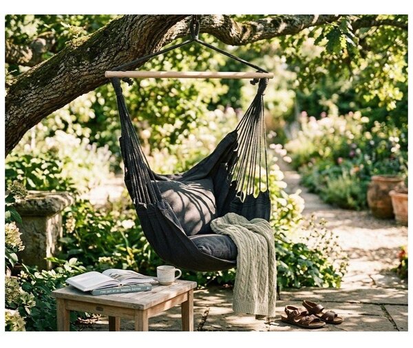 Črn oblazinjen viseči vrtni fotelj Tobago – Garden Pleasure