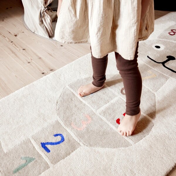 Ročno tkana otroška igralna preproga iz mešanice volne 75x180 cm Rabbit Hopscotch – OYOY Mini