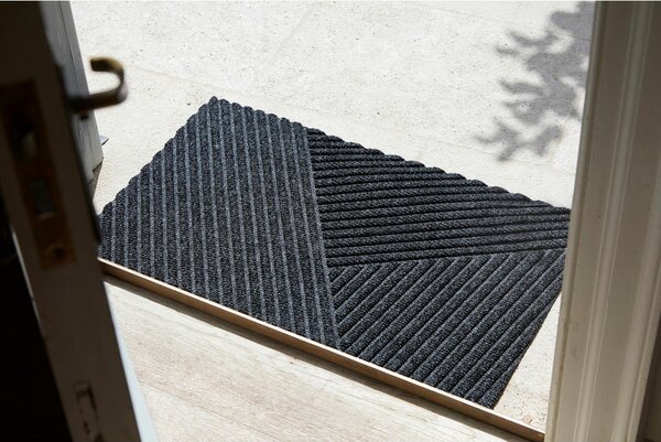 PREDPRAŽNIK Dune Stripes dark grey 45/75 cm reliefno temno siva