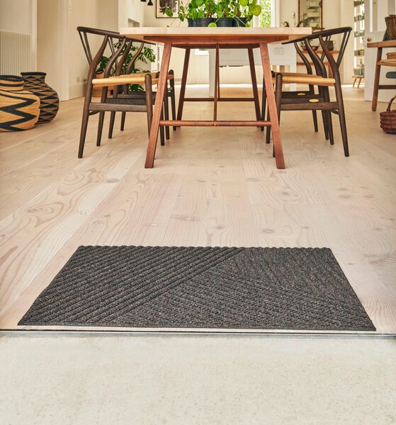 PREDPRAŽNIK Dune Stripes dark grey 45/75 cm reliefno temno siva