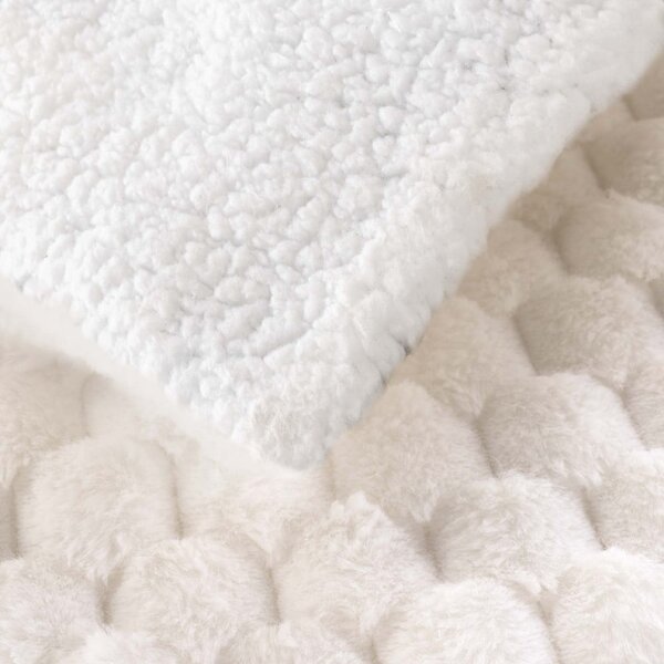 Kremno bela odeja iz mikropliša 180x220 cm Frosty – douceur d'intérieur
