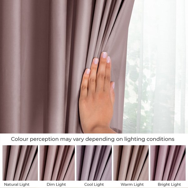 Svetlo rjava žametna zavesa za delno zatemnitev 140x245 cm Pleat – Restilo