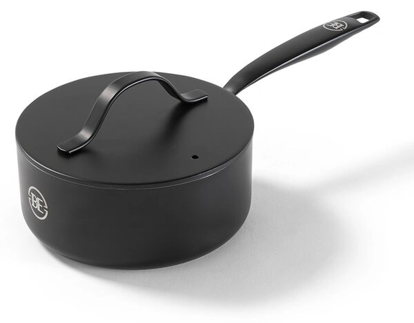 BE Living Lonec z ročajem in pokrovom Essential Black 18 cm