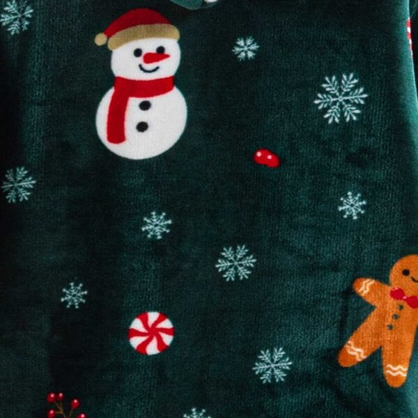 Topla odeja z imitacijo ovčje volne z rokavi in kapuco SNOWMAN AND GINGERBREAD, zelena
