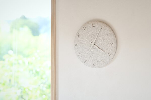 Stenska ura SiO2 Clock 4 barve