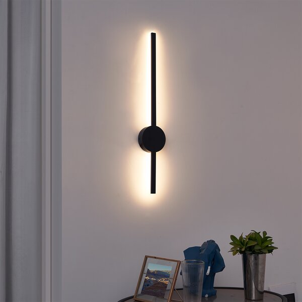 Moderna stenska svetilka črna 60 cm vklj. LED - Clockwise