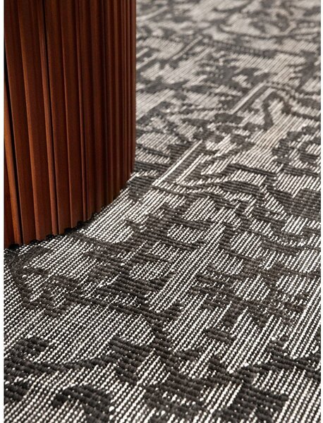 Črno-bela notranja in zunanja preproga 120x170 cm Duet Kona – NORTHRUGS