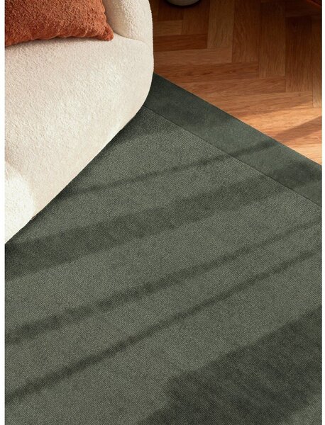 Temno zelena ročno tkana preproga iz mešanice volne 120x180 cm Kari – Villeroy&Boch