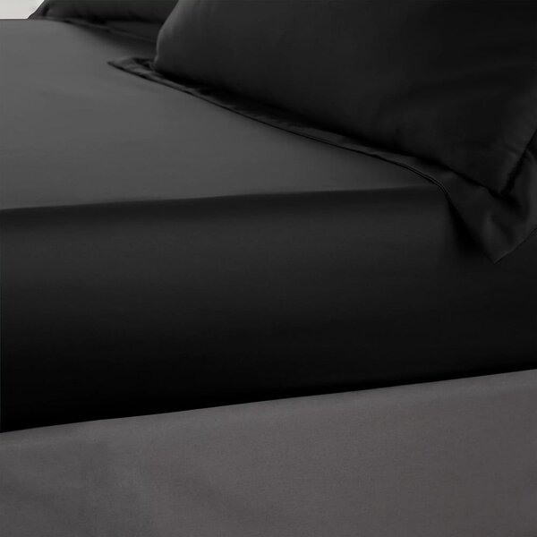 Črna napenjalna satenasta rjuha 90x190 cm Silky Soft – Catherine Lansfield