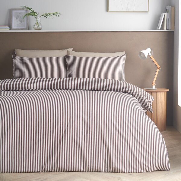 Temno rjava posteljnina za zakonsko posteljo 200x200 cm Epping Textured Stripe – Catherine Lansfield