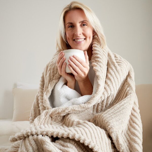 Pregrinjalo v naravni barvi 230x220 cm Heat Buddy Super Thermal – Catherine Lansfield